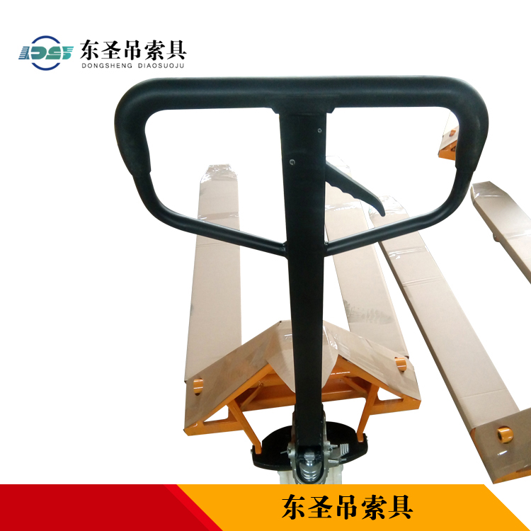 省力型雙層液壓手動(dòng)叉車產(chǎn)品實(shí)拍--河北東圣吊索具制造有限公司